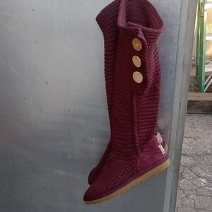 UGG Cardy Knit Burgundy size 8, boots